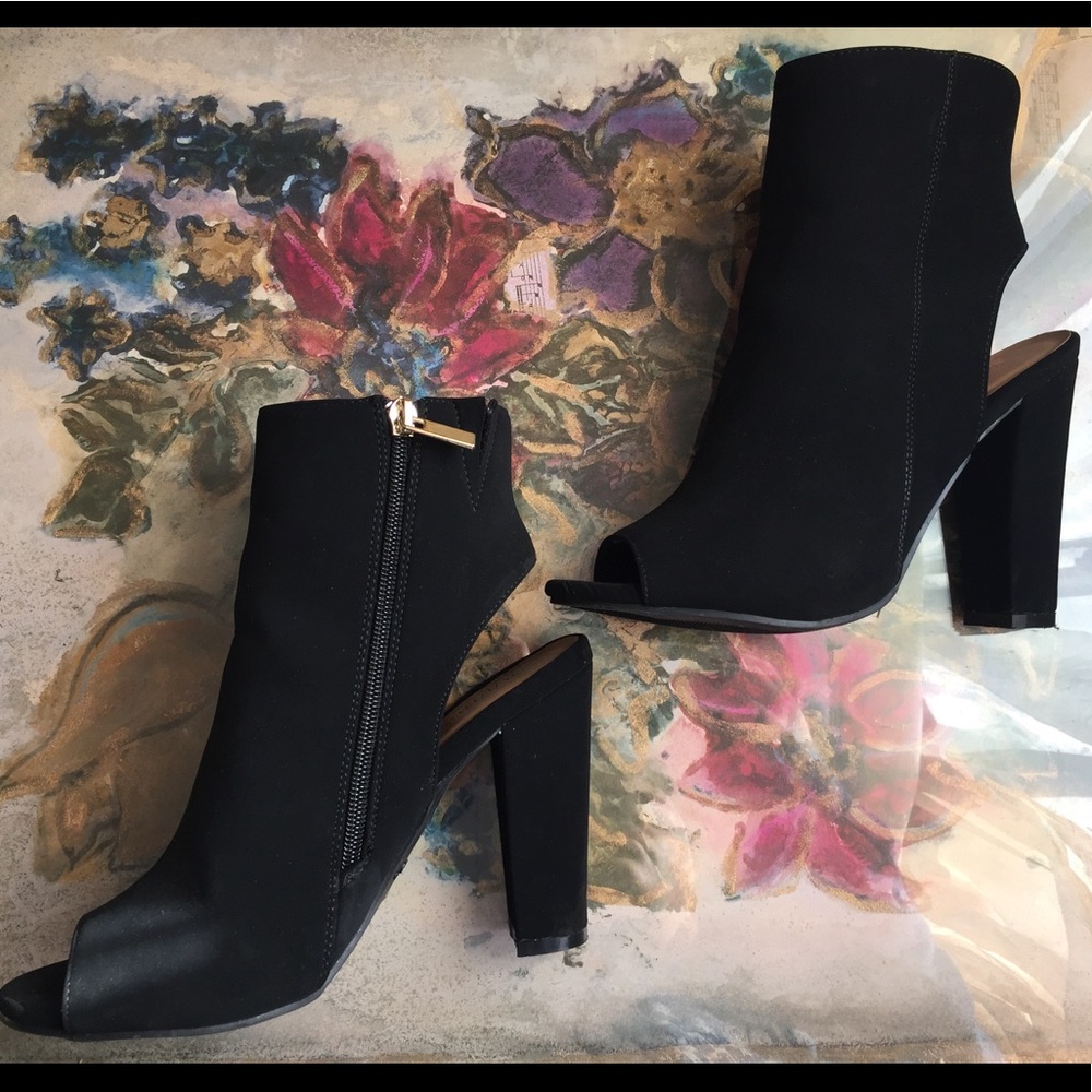 Booties with heel cutout